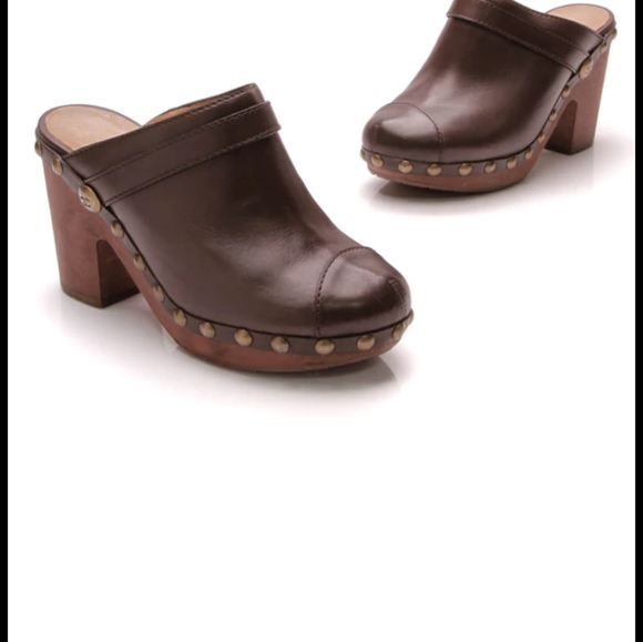 CHANEL CC Logo Vtg. Brown Platform Clogs Brass Accent Flawless On Trend Rare - Picture 14 of 14